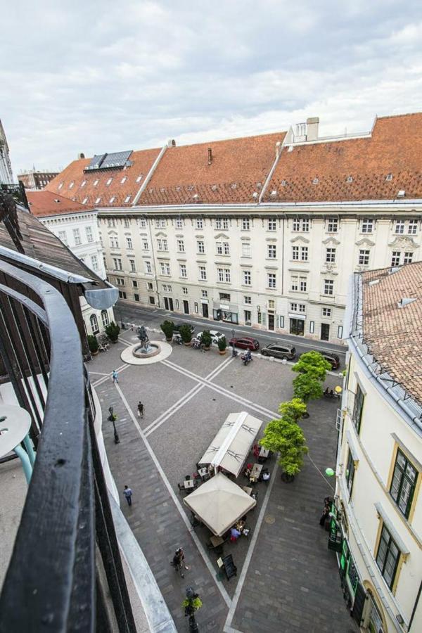 Pedestrian Apartment, The Best Location Budapest Exteriör bild